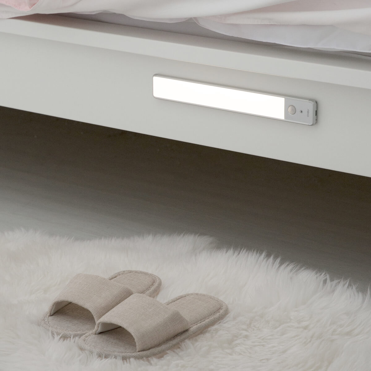 ABKO Cordless Short LED Light Bar - Bed